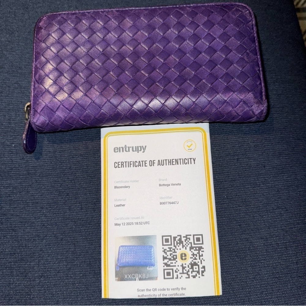Bottega Veneta Intrecciato Purple Full Zip Long Wallet Lambskin Leather EUC - Picture 1 of 5